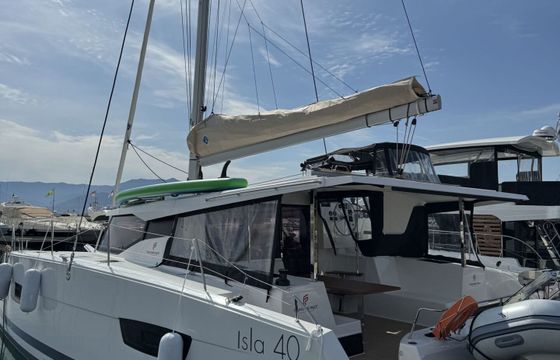 Catamaran FOUNTAINE PAJOT ISLA 40 11m