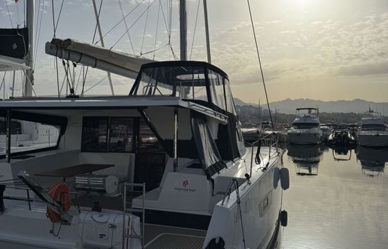 Catamaran FOUNTAINE PAJOT ISLA 40 11m
