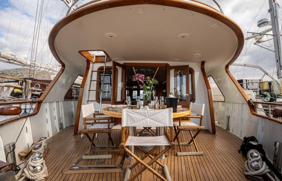 Motorboat CODECASA GENTLEMAN'S YACHT 874hp