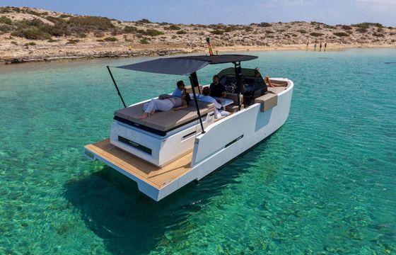 Motorboat De Antonio D28 200hp