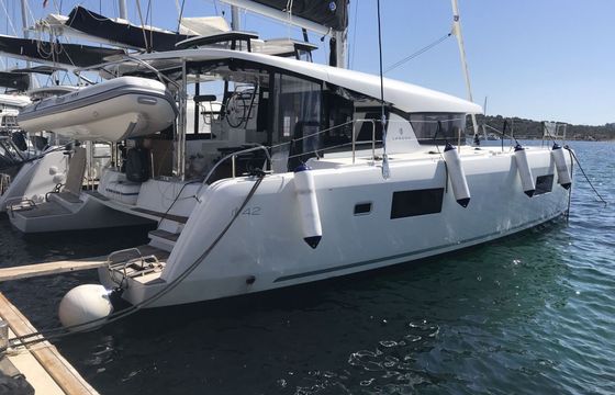 Catamaran Lagoon 42 12.8m