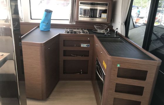 Catamaran Lagoon 42 12.8m