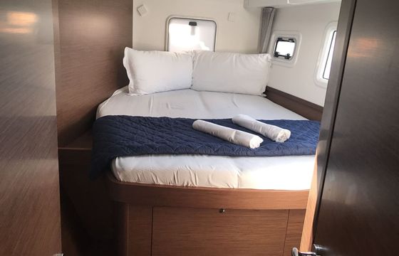 Catamaran Lagoon 42 12.8m