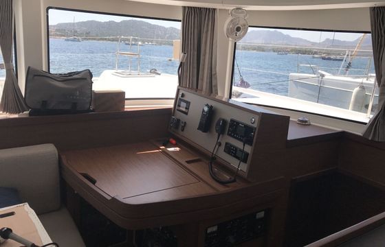 Catamaran Lagoon 42 12.8m