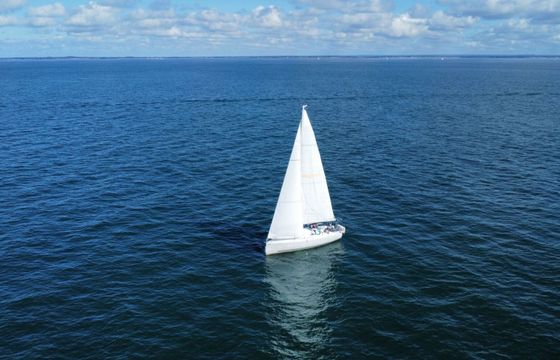 Sailboat Beneteau First 27.7 8.3m