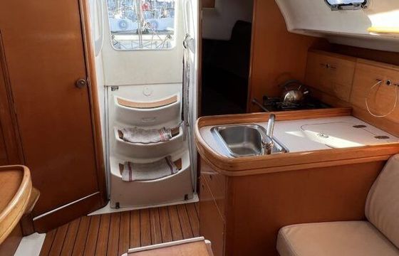 Sailboat Beneteau FIRST 31.7 9.85m