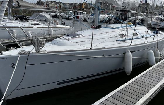 Sailboat Beneteau FIRST 31.7 9.85m