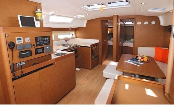 Sailboat Sun Odyssey 490 14m