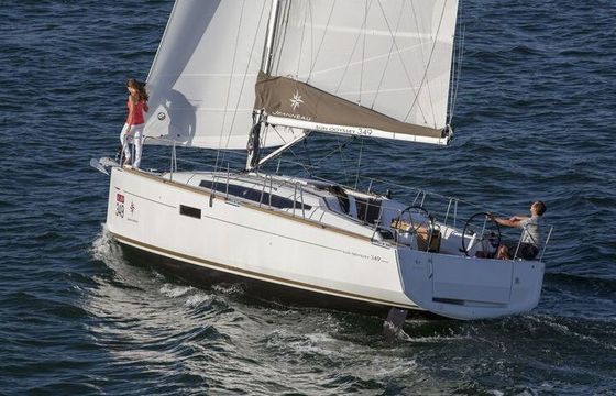 Sailboat Sun Odyssey 349 10m