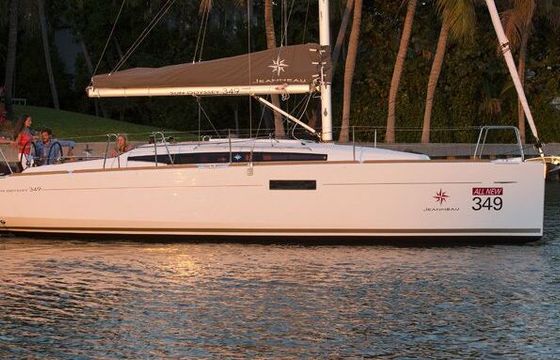 Sailboat Sun Odyssey 349 10m