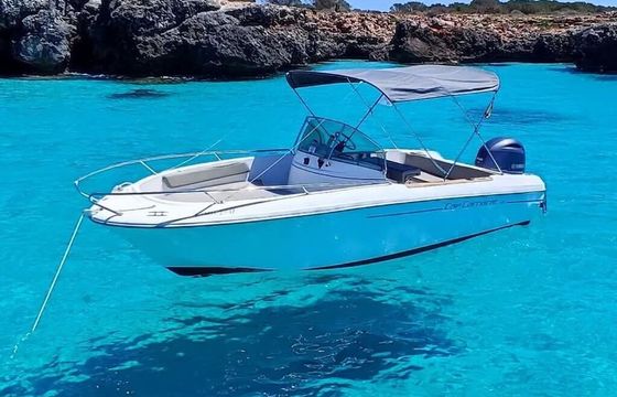 Motorboat Jeanneau Cap Camarat 625