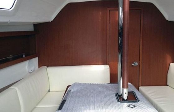 Sailboat Beneteau Oceanis 31 10m