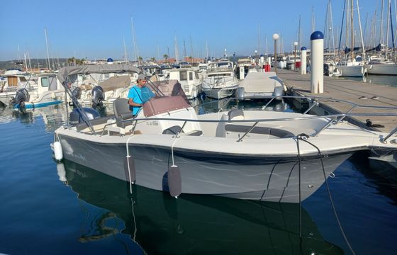 Motorboat WHITE SHARK 240 CC 225hp