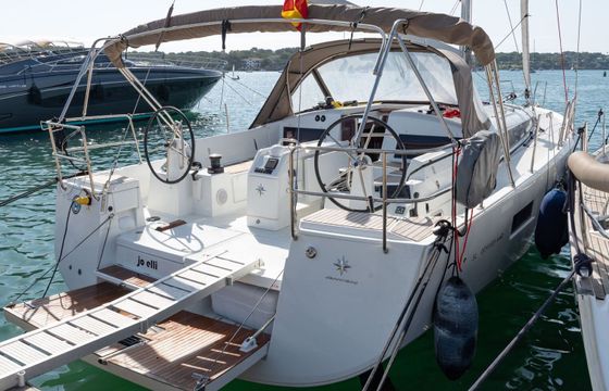 Sailboat Jeanneau Sun Odyssey 440 13m