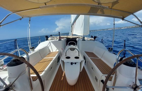 Sailboat Jeanneau Sun Odyssey 40.3 11.75m
