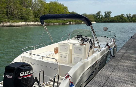 Motorboat Saver 690 Open 200hp