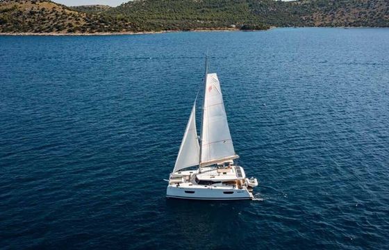 Catamaran Fountaine Pajot Fountaine Pajot Astrea 42 - 4 + 2 cab. 12m