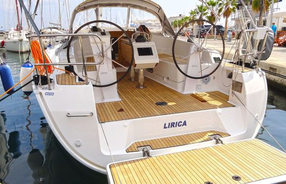 Sailboat BAVARIA 37 CRUISER 11m