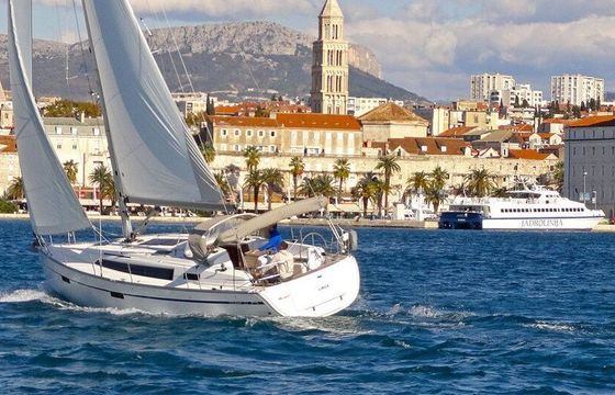 Sailboat BAVARIA 37 CRUISER 11m