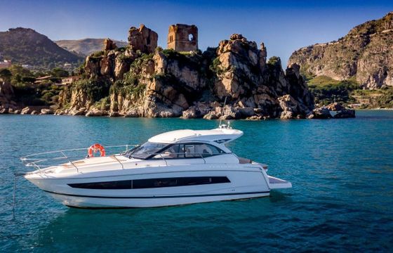 Motorboat Jeanneau Leader 40 600hp
