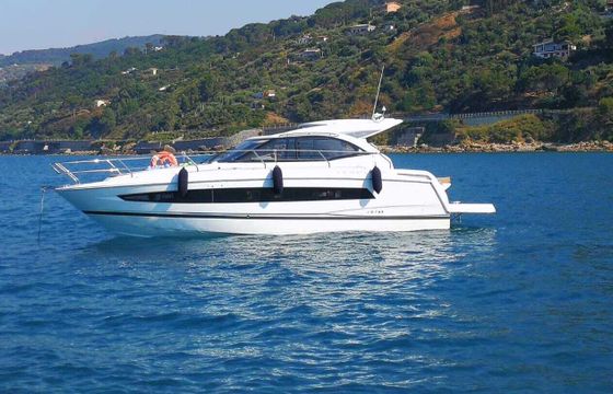 Motorboat Jeanneau Leader 40 600hp