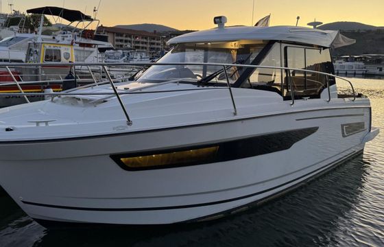 Motorboat Jeanneau Merry Fisher 895 300hp