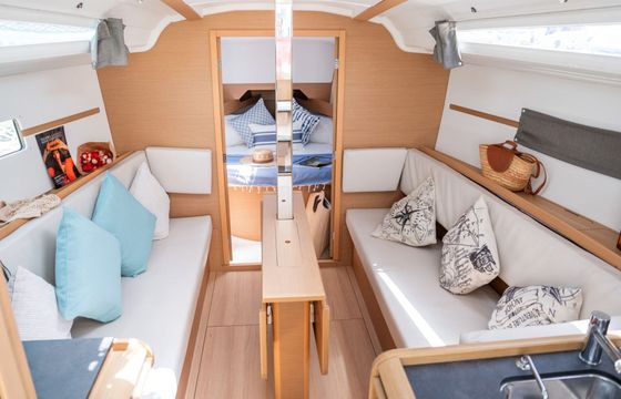Sailboat Jeanneau Sun Odyssey 349 11m