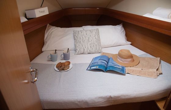 Sailboat Jeanneau Sun Odyssey 36i 10.57m