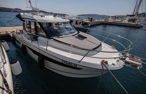 Motorboat Jeanneau Merry Fisher 895 Offshore 350hp