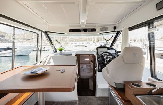 Motorboat Jeanneau Merry Fisher 895 Offshore 350hp