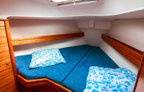 Sailboat BAVARIA 30 CRUISER 9.7m