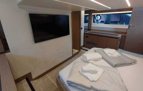 Motor yacht Prestige 520 Fly 960hp