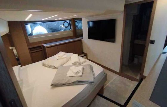Motor yacht Prestige 520 Fly 960hp