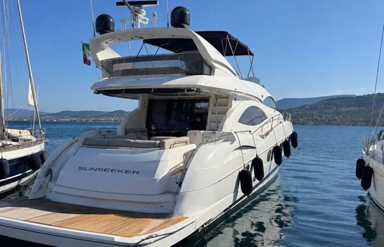 Motor yacht Sunseeker Manhattan 74 2600hp