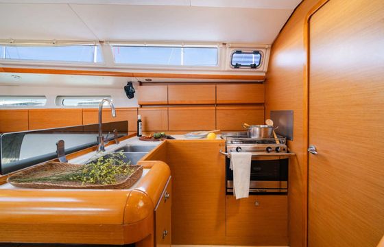 Sailboat Jeanneau Sun Odyssey 439 13.34m