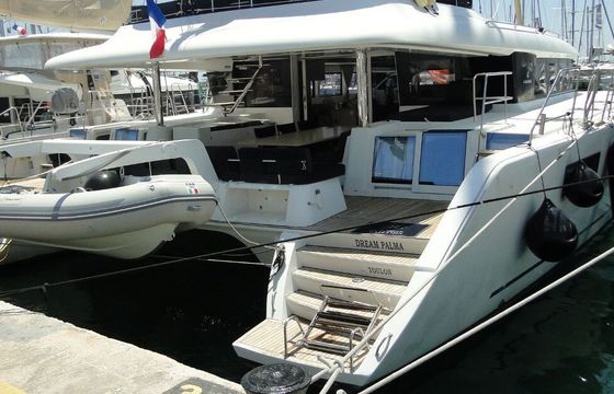Catamaran Lagoon-Bénéteau Lagoon 620 - 6 + 2 cab. 18.9m