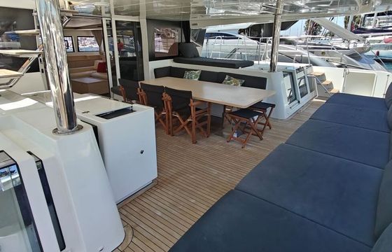 Catamaran Lagoon-Bénéteau Lagoon 620 - 6 + 2 cab. 18.9m