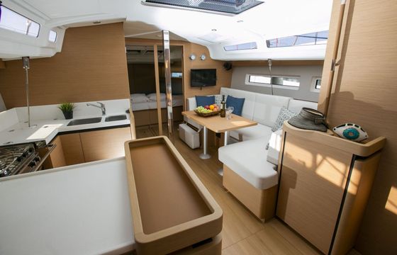 Sailboat Jeanneau Sun Odyssey 440 13.39m