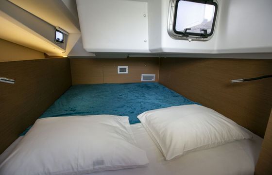 Sailboat Jeanneau Sun Odyssey 440 13.39m