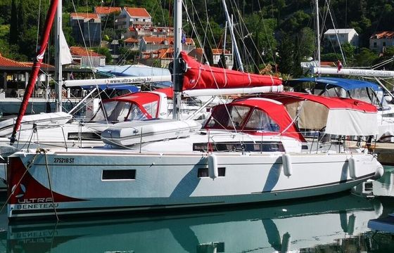 Sailboat Bénéteau Oceanis 38.1 11m