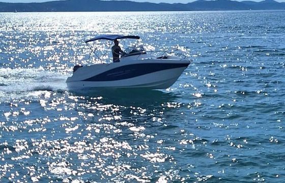 Motorboat Barracuda 595 Sundeck 130hp