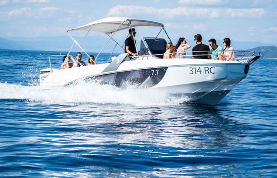 Motorboat Beneteau Flyer 7.7 300hp