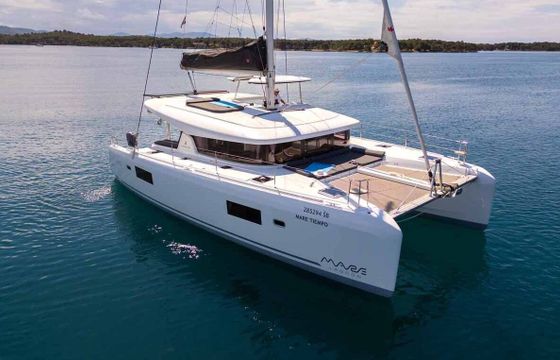 Catamaran Lagoon-Bénéteau Lagoon 42 - 4 + 2 cab. 12.8m