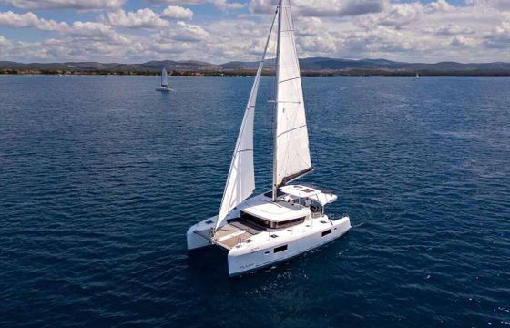 Catamaran Lagoon-Bénéteau Lagoon 42 - 4 + 2 cab. 12.8m