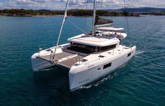 Catamaran Lagoon-Bénéteau Lagoon 42 - 4 + 2 cab. 12.8m