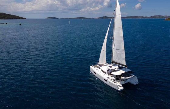 Catamaran Lagoon-Bénéteau Lagoon 42 - 4 + 2 cab. 12.8m
