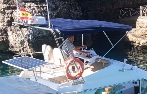 Motorboat Beneteau Antares 600hp