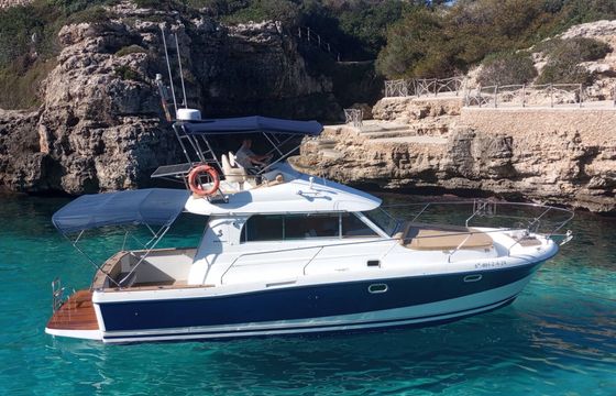 Motorboat Beneteau Antares 600hp