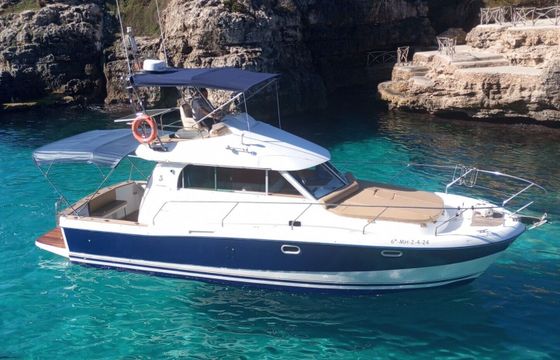 Motorboat Beneteau Antares 600hp