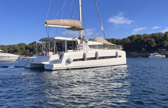 Catamaran Sorties à la journée BALI 4.1 12.1m
